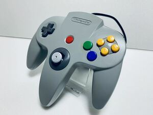 レトロゲーム N64コントローラー 美品 / 動作品 本物 Nintendo ニンテンドー64 コントローラ (B32)