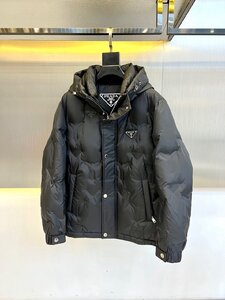 PRADA　メンズ　ダウンジャケット　メンズジャンパー　フード付き　プラダ　ジャケット　ブラック系　冬服　サイズ50　1000円～