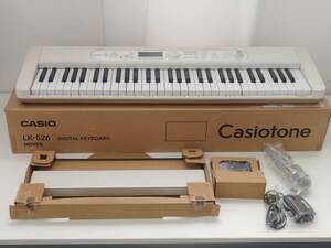 J7052【動作確認済】CASIO 光ナビゲーション キーボード 2022年製 LK-526【電子ピアノ】【電子楽器】