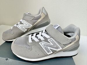 17.5cm ニューバランス new balance 996 スニーカー キッズ ワイズ グレー YV996CGY kids junior 子供靴 女の子 幅広スニーカー親子コーデ