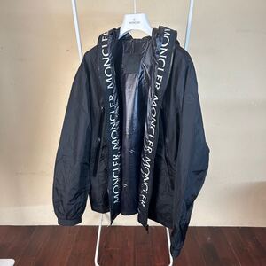 【美品】【レア】 MONCLER モンクレールナイロンジャケットパーカーBASSIASフード　黒　４