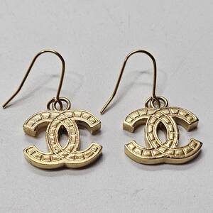 CHANEL　シャネル　03P ココマーク　ゴールド　ピアス　8517