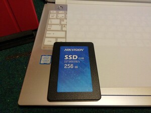 SATA　 SSD　 HIKVISION　256GB 7mm 正常品