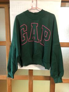 GAP トレーナー　ショート丈　Lサイズ　未使用品