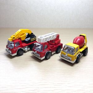 トンカ tonka クレーン車 消防車 ミキサー車の３台セットとおまけ付き