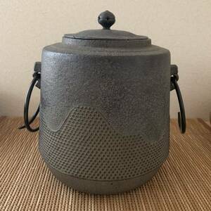 茶道具 茶釜 鉄釜 筒釜 炉釜 風炉釜 釜師 菊地政光作