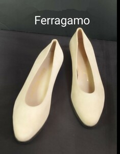 ★美品 サルヴァトーレ フェラガモ Salvatore Ferragamo BOUTIQUE パンプス 6 1/2 23.5cm ベージュ 正規品 レディース 靴 女性用 ブランド