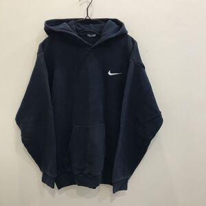 EI1667 NIKE ナイキ　長袖スウェットパーカー　パーカー　前ポケット付　ネイビー　ワンポイントロゴ刺繍　キッズL