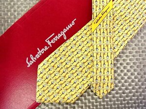 ★2881S★新品【キリン 動物 樹木 柄】フェラガモ【FERRAGAMO】ネクタイ