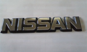 希少 ！旧車！当時物！NISSAN 日産 ブルーバード? BLUEBIRD 910? U11? U12? 新品、未使用、取付車種＆型式不明 シルバーエンブレム 格安！