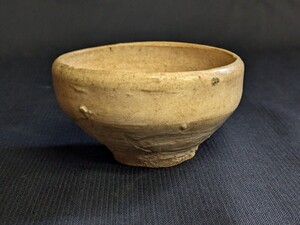 詳細不明 時代物 李朝 白磁 盃 ぐいのみ 酒器 直径約8cm 堅手