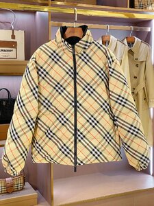 バーバリー BURBERRY メンズ　両面着　ダウンジャケット オシャレ 上着　カジュアル　Sサイズ　アウター　1000円～