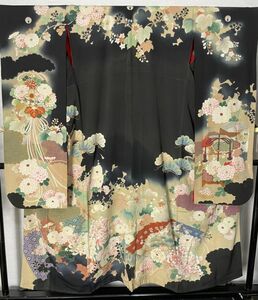 ★きものさらさ　アンティーク着物帯★黒振袖　正絹　菊　桐　貝桶　刺繍　成人式　結婚式　婚礼　古布　古裂　時代裂　ディスプレイ