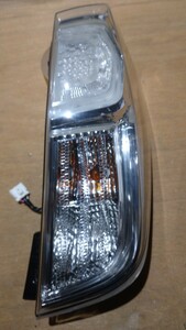 (100-B1) デイズルークス B21A 中古純正右テールライト 1146-399R LED点灯確認済 