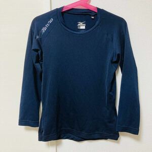 【美品】ミズノ　MIZUNO 長袖Tシャツ トレーニングウェア スポーツ　丸首長袖　ストレッチ　ロゴマーク　ネイビー紺 130サイズ