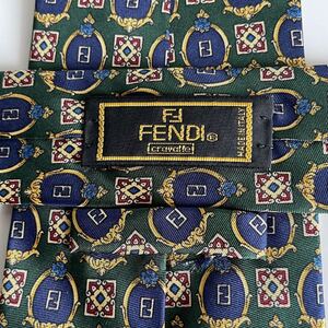 FENDI(フェンディ)緑青丸ズッカ四角ネクタイ