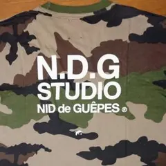 NID de GUEPES STUDIO ニドゲープ 迷彩バックプリントTシャツ