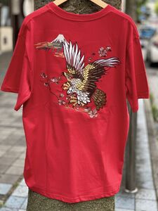 SALE価格 【L】 横須賀名物 スカジャン Ｔシャツ 刺しゅう スカT HAWK 鷹 ホーク 赤 レッド 和柄 ジャパン 胸ポケットあり 正規品 SUKAT