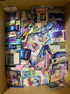 激レアカード有？　遊戯王、リリカルなのは、アクエリアンエイジ、ブリーチ、ポケモンなど　カードまとめ売り