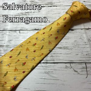 Salvatore Ferragamo サルバトーレ　フェラガモ　ネクタイ　イエロー　昆虫柄　イタリア製　メイドイタリア　結婚式　パーティー　スーツ