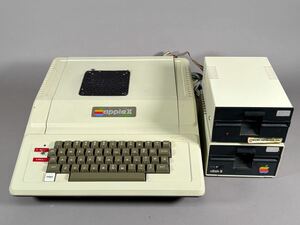 動作未確認 Apple II plus computer Apple２ プラス アップル コンピューター A2M001 disk1 disk2 現状