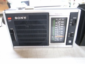 昭和レトロ ジャンク SONY/ソニー ICF-5350 FM・SW・MWラジオ ケース付き 電源アダプターなし