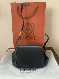 LOEWE ロエベ　ブラック　レザー　ショルダーバック