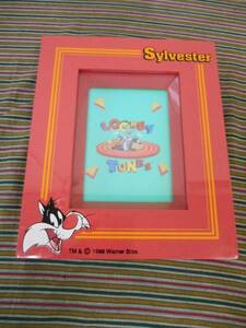 ★フォトフレーム　ルーニーテューンズ Sylvester シルベスター トゥイ―ティー...LOONEY TUNES 壁掛け 写真立て 凹 Warner Bros.　プラ製