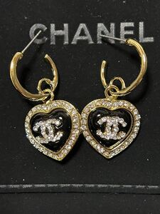 CHANEL フープピアス