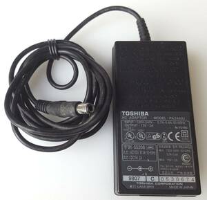 送料無料 東芝 PA2440U PA3160U 15V-2A 作動良好 (32)