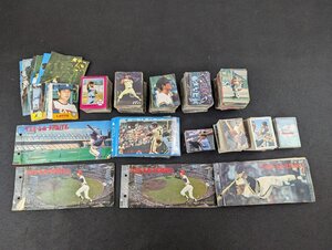 長F627/カルビー プロ野球カードなど400枚超セット　ベースボールカードアルバム付/