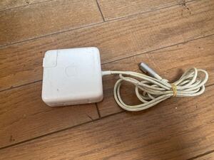 24-0119C ジャンク 動作確認済み Apple 60W MacBook MagSafe A1344 電源アダプタ充電器 ACアダプター