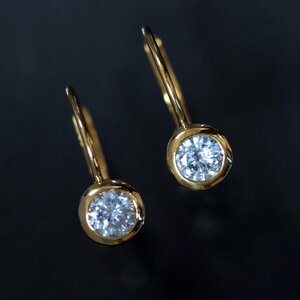 F3053 天然大粒上質ダイヤモンド０．４２ct 最高級18金無垢ピアス 重量1.5g 幅12.8×5.2mm【BRAND CLUB HILTON OSAKA】