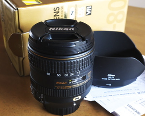 Nikon AF-S DX NIKKOR 16-80mm f/2.8-4E ED VR 新品同様に綺麗