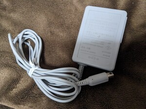 即決　3DS ACアダプター WAP-002 充電器 純正品 ニンテンドー ★