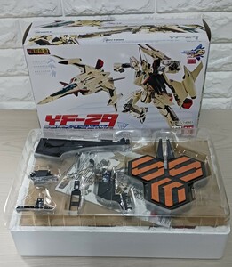 美品　BANDAI バンダイ　DX超合金　YF-29　イサム機　Dバルキリー　GE-63　プラモデル　マクロス 魂ウェブ商店　　(あ)