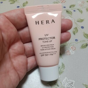 ヘラ HERA 下地 UVプロテクター トーンアップ SPF50 15ml 未使用 【即決】