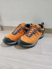 【雷市場（ポンジャン）商品韓国直送】 MERRELL(メレル) 登山靴 トレッキングシューズ 240 サイズ (ほぼ新品)