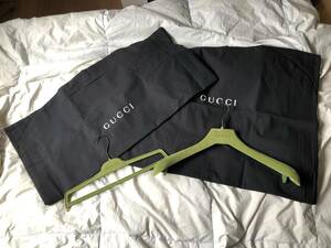 GUCCI ブランドハンガー×2・ガーメントケース×2