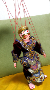 期間限定特価！豪華衣装を着たマリオネット　ラーマーヤナ　猿王スグリーヴァ　人形全長35cm程度　カンボジア