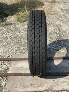 2893 ブリヂストン　225/80R17.5 再生タイヤ　在庫あり