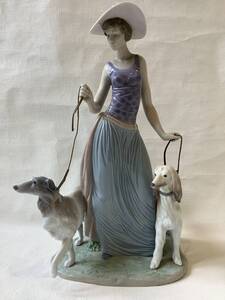 LLADRO リヤドロ　優雅な散歩のひととき