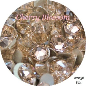 #2058*ss30*24粒*シルク*スワロ*デコ*スワロフスキー*ＳＷＡＲＯＶＳＫＩ*廃盤品