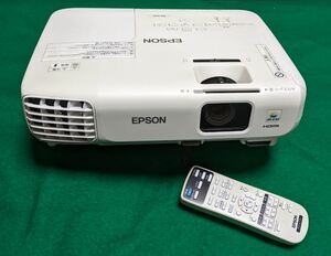 【中古・送料無料】EPSON プロジェクター EB-S03 Model:H556D +リモコン　ランプ使用時間 　高：1708H 　低：53H