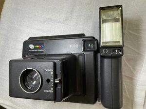 FUJI INSTANT CAMERA