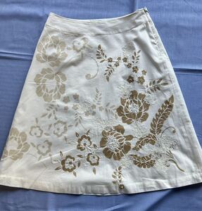 タルボット　Talbots 花柄　スカート　生成り　ベージュ　花ガラ　刺繍　100%コットン　サイズ4