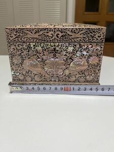 螺鈿細工　唐草松鶴鹿図　宝石箱　小物入　金彩　工芸品