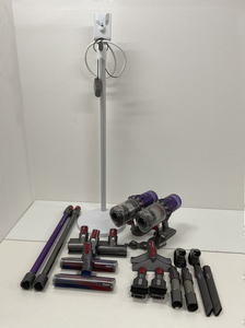 【J223】ジャンク品 dyson SV18 2台 動作確認・簡易清掃済み ダイソン まとめ売り　掃除機　コードレスクリーナー