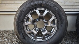 スズキ JB74 ジムニー シエラ 純正 タイヤ アルミホイール 1本 送料込み！！ 195/80R15 美品 500kmほど走行 2024年14週 ほぼ新車外し！ ④