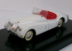 【美品!】Ж ブルム 1/43 ジャガー XK120 3.5 liter HP160 1948 白 箱ナシ Ж brumm JAGUAR XK120 White Ж Daimler SS XK140 XK150 C D E